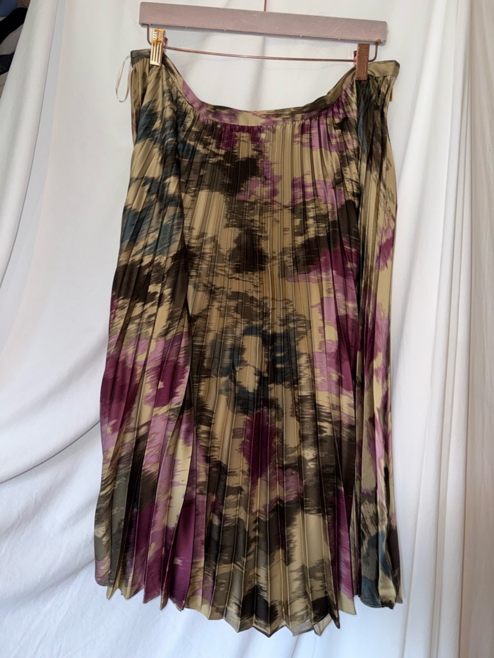 Pleated Floral Print Midi Skirt in Olive and Plum